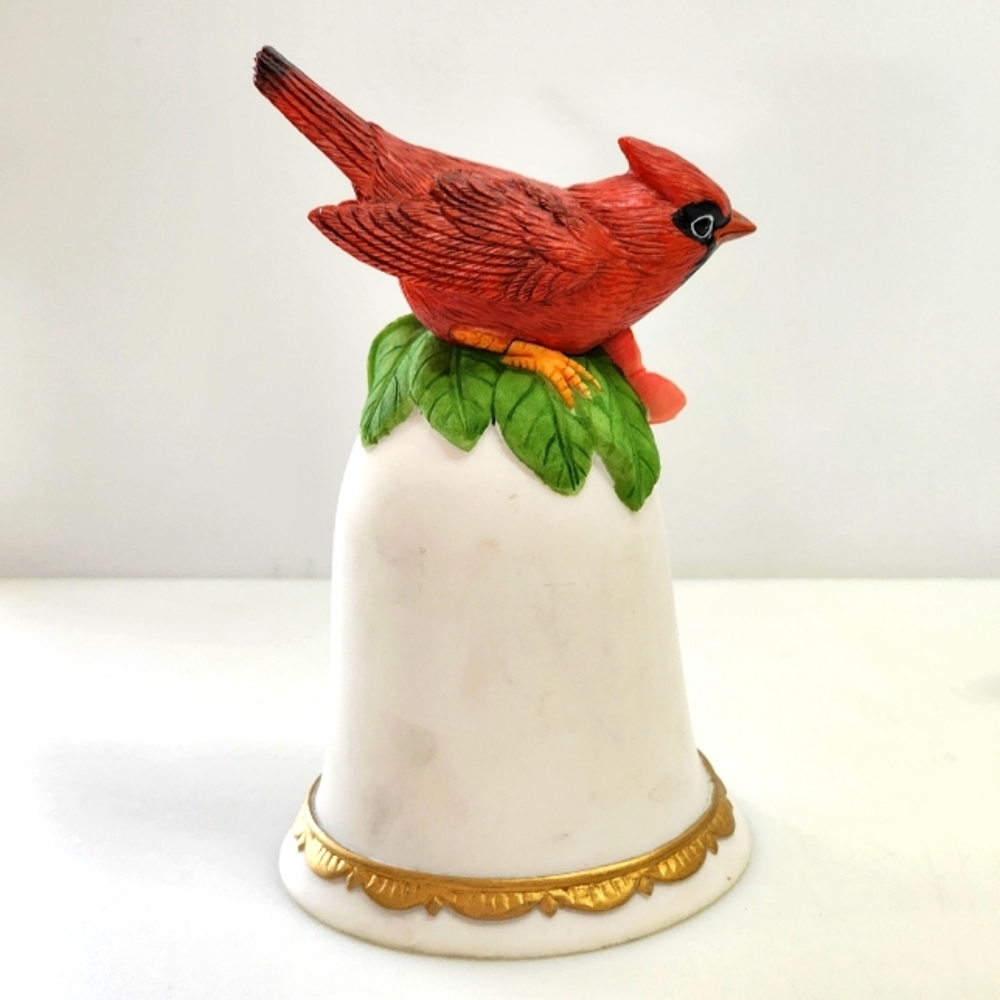 Set of 2 Ceramic Figurines of Cardinal Birds On Flared Bases 6x 3.5 inch - Picture 9 of 13